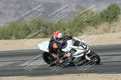 media/Dec-01-2025-Moto Forza (Mon) [[2daa91e15f]]/1-Advanced Group/Session 4 Turn 9/